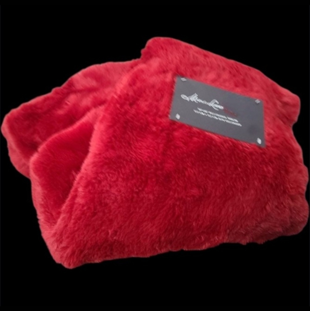 Marlo Lorenz Plush Red Faux Fur Reverse Sherpa Cozy Throw Blanket - Picture 4 of 4